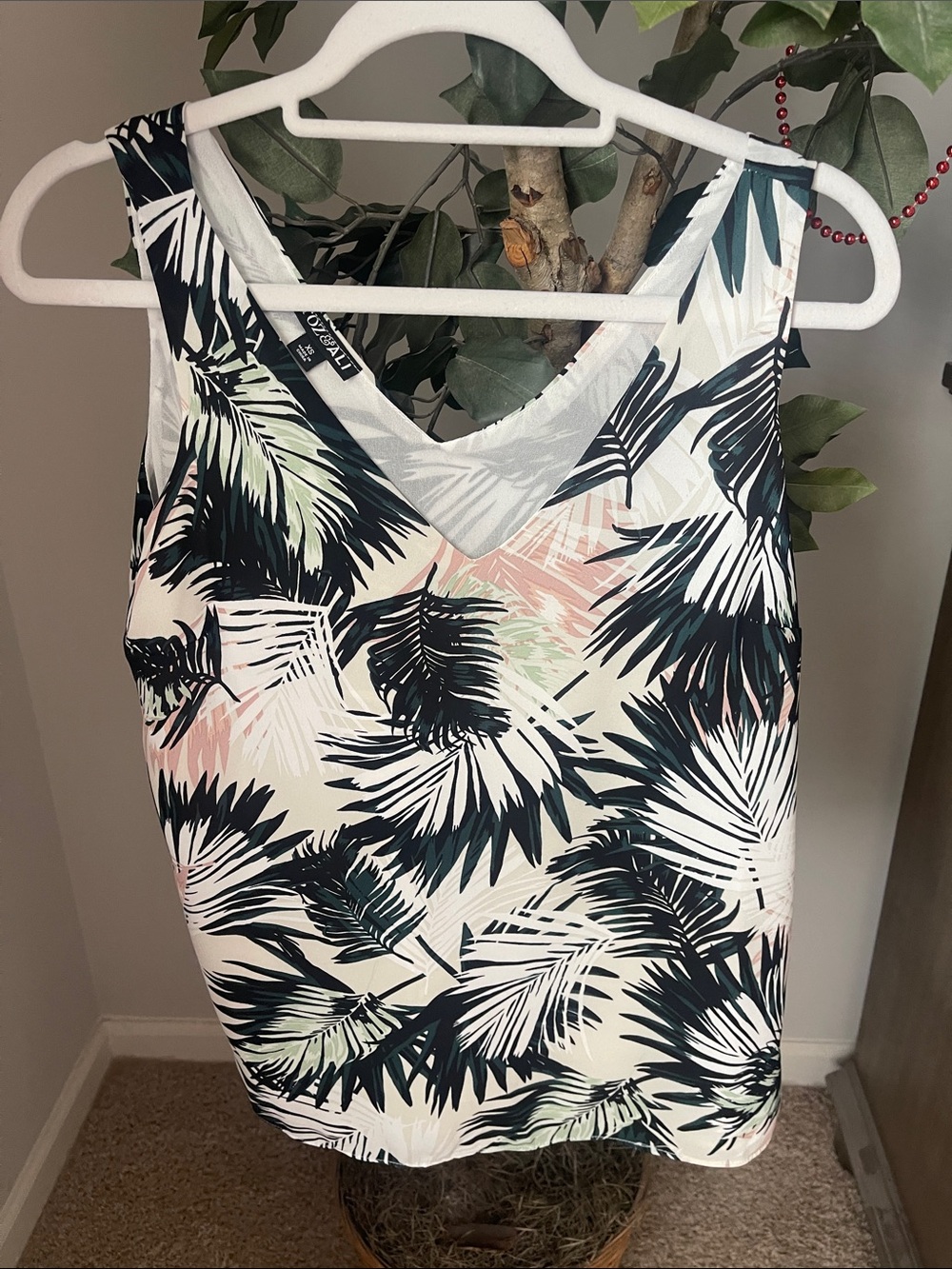 Roz & Ali Cream Tank with Black Palm Print and Soft Pink Accents